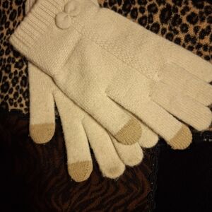 Cream and Tan Knit Gloves